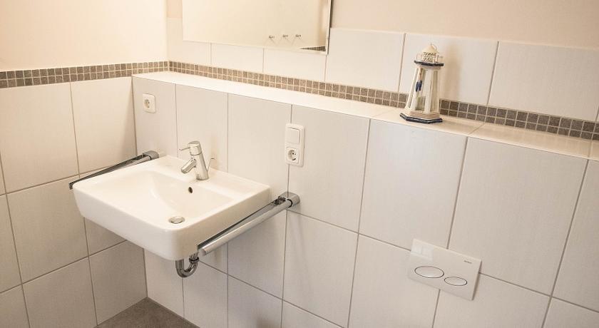 Ferienwohnung Aalfaenger Breege Ngoại thất bức ảnh